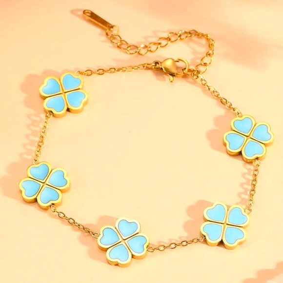 PINKLEMONADE JEWELRY Jewelry - 18K GOLD DIPPED SKY BLLIE CLOVERS MADE OF HEARTS CHAIN BRACELET GOLD RIMMED